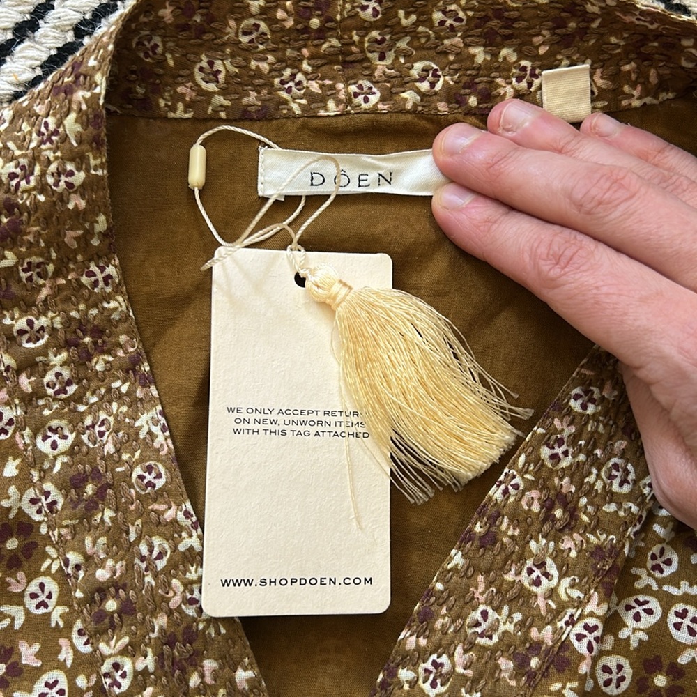 Doen isle top, size small - Picture 2 of 3